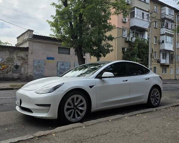 Білий Тесла Модель 3, об'ємом двигуна 0 л та пробігом 69 тис. км за 23800 $, фото 4 на Automoto.ua