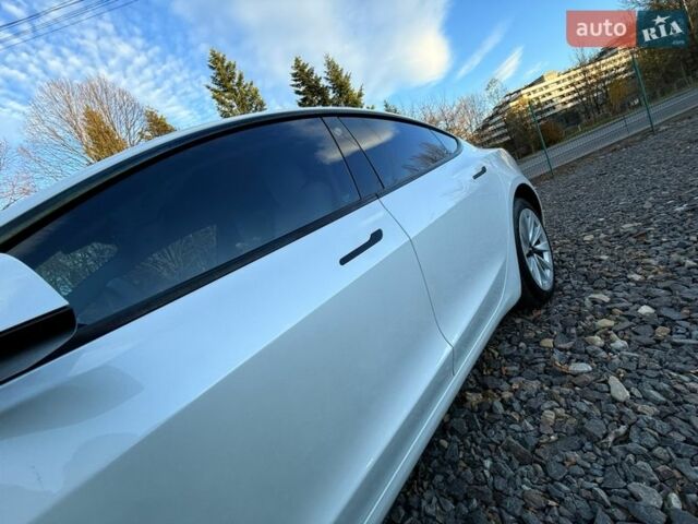 Білий Тесла Модель 3, об'ємом двигуна 0 л та пробігом 100 тис. км за 20799 $, фото 48 на Automoto.ua
