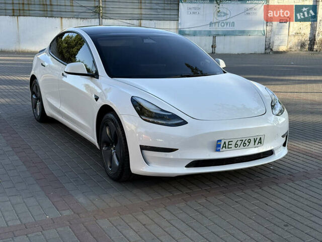 Білий Тесла Модель 3, об'ємом двигуна 0 л та пробігом 188 тис. км за 16500 $, фото 3 на Automoto.ua