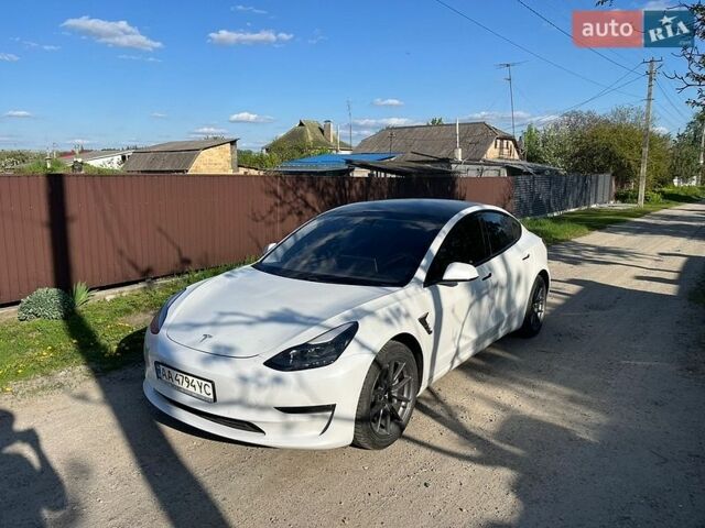 Белый Тесла Модель 3, объемом двигателя 0 л и пробегом 43 тыс. км за 23199 $, фото 2 на Automoto.ua