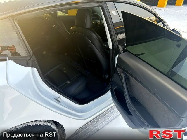 Білий Тесла Модель 3, об'ємом двигуна 0 л та пробігом 6500 тис. км за 16800 $, фото 8 на Automoto.ua