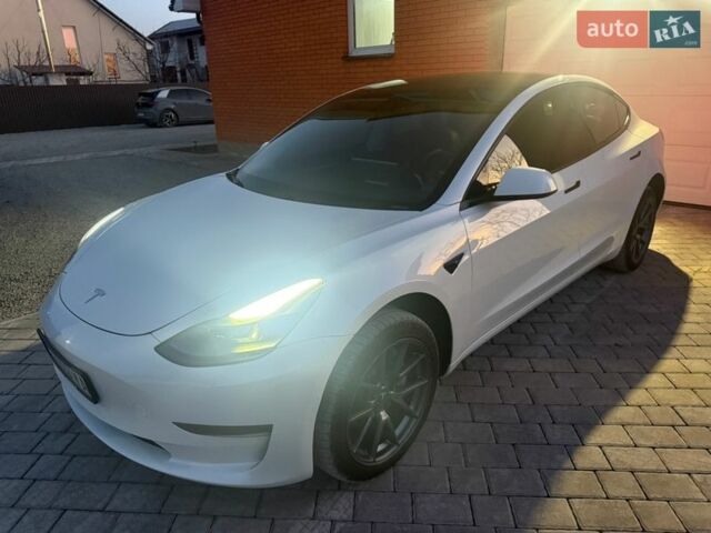 Белый Тесла Модель 3, объемом двигателя 0 л и пробегом 85 тыс. км за 17500 $, фото 10 на Automoto.ua