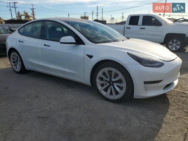 Белый Тесла Модель 3, объемом двигателя 0 л и пробегом 82 тыс. км за 4000 $, фото 3 на Automoto.ua