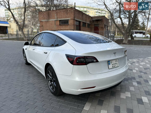 Белый Тесла Модель 3, объемом двигателя 0 л и пробегом 37 тыс. км за 19999 $, фото 34 на Automoto.ua