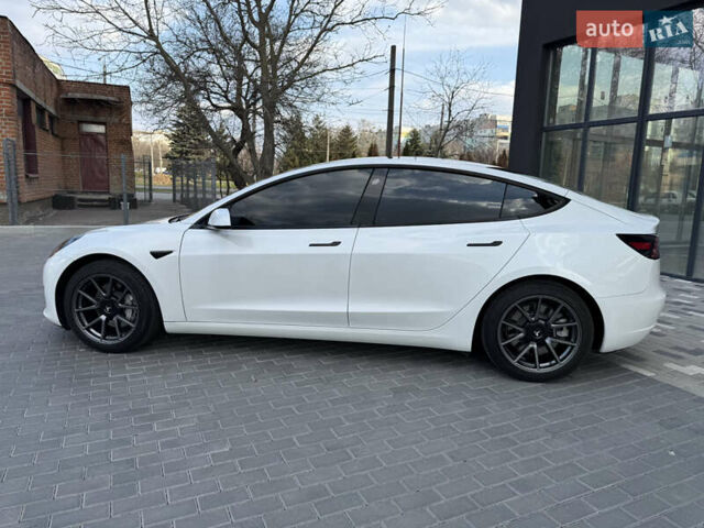 Белый Тесла Модель 3, объемом двигателя 0 л и пробегом 37 тыс. км за 19999 $, фото 22 на Automoto.ua