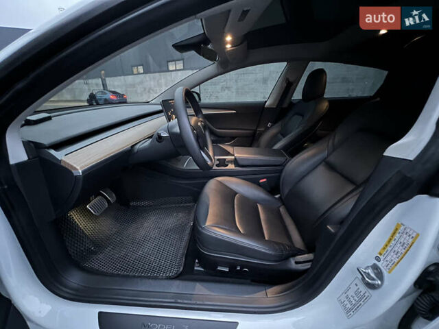 Белый Тесла Модель 3, объемом двигателя 0 л и пробегом 52 тыс. км за 21500 $, фото 18 на Automoto.ua