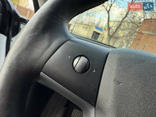 Белый Тесла Модель 3, объемом двигателя 0 л и пробегом 37 тыс. км за 19999 $, фото 107 на Automoto.ua