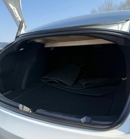 Білий Тесла Модель 3, об'ємом двигуна 0 л та пробігом 63 тис. км за 22000 $, фото 11 на Automoto.ua