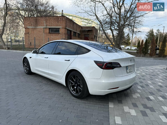 Белый Тесла Модель 3, объемом двигателя 0 л и пробегом 37 тыс. км за 19999 $, фото 30 на Automoto.ua
