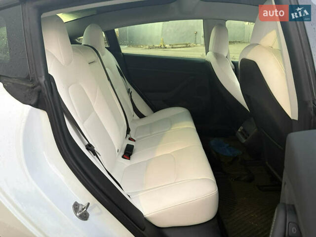 Белый Тесла Модель 3, объемом двигателя 0 л и пробегом 92 тыс. км за 21900 $, фото 34 на Automoto.ua