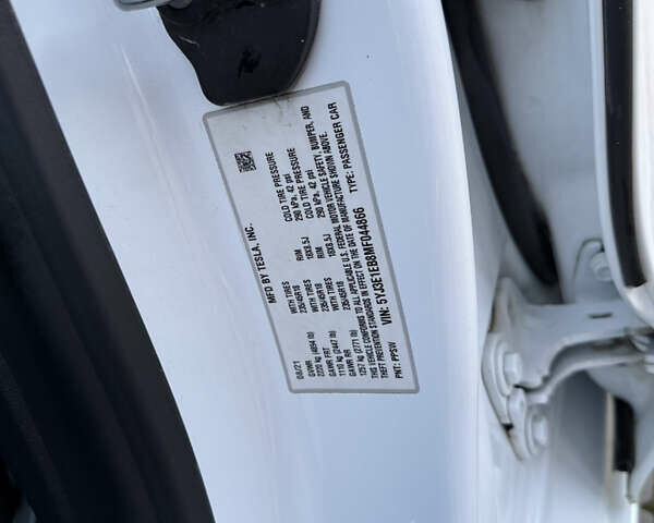 Білий Тесла Модель 3, об'ємом двигуна 0 л та пробігом 76 тис. км за 21500 $, фото 13 на Automoto.ua