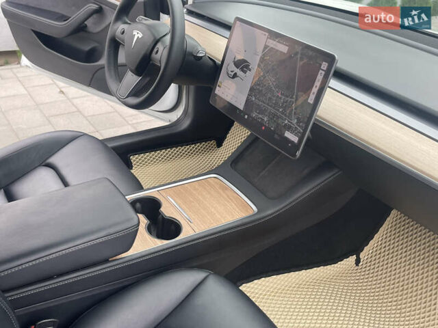 Білий Тесла Модель 3, об'ємом двигуна 0 л та пробігом 78 тис. км за 17200 $, фото 1 на Automoto.ua