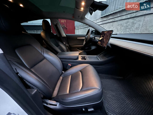 Белый Тесла Модель 3, объемом двигателя 0 л и пробегом 52 тыс. км за 21500 $, фото 31 на Automoto.ua