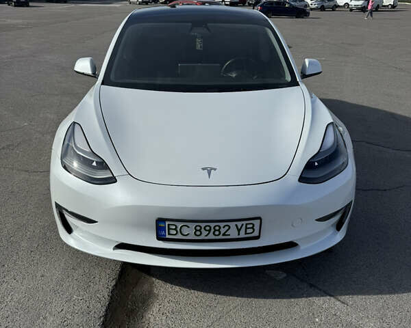 Білий Тесла Модель 3, об'ємом двигуна 0 л та пробігом 181 тис. км за 18500 $, фото 1 на Automoto.ua