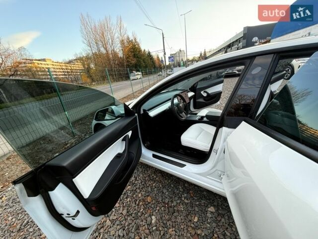 Білий Тесла Модель 3, об'ємом двигуна 0 л та пробігом 100 тис. км за 20799 $, фото 24 на Automoto.ua