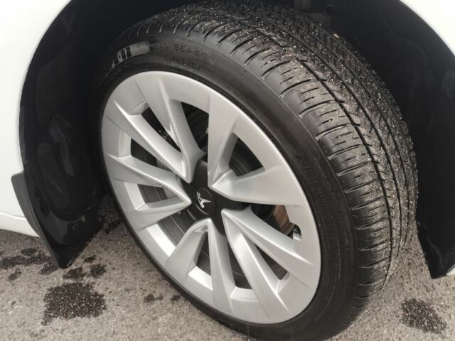 Белый Тесла Модель 3, объемом двигателя 0 л и пробегом 164 тыс. км за 19900 $, фото 5 на Automoto.ua