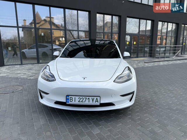 Белый Тесла Модель 3, объемом двигателя 0 л и пробегом 37 тыс. км за 19999 $, фото 4 на Automoto.ua