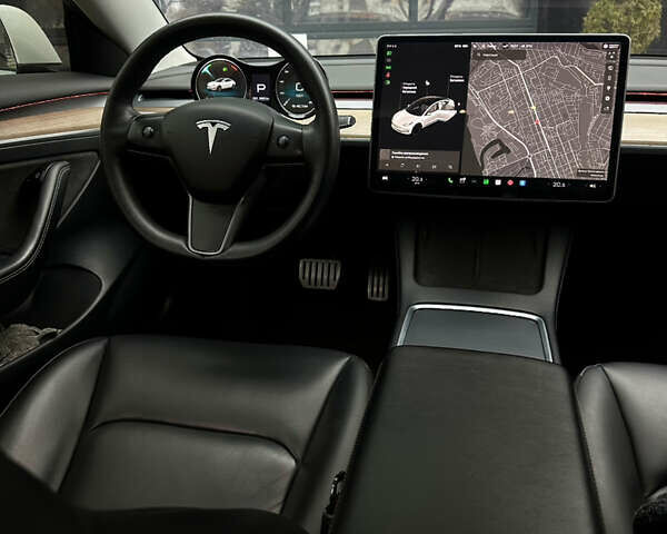 Білий Тесла Модель 3, об'ємом двигуна 0 л та пробігом 67 тис. км за 32500 $, фото 8 на Automoto.ua