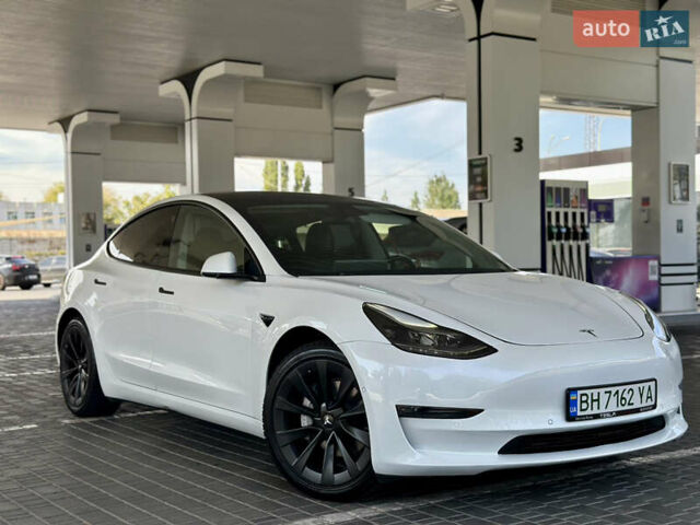 Тесла Модель 3 2021 у Одесі на Automoto.ua Білий Тесла Модель 3, об'ємом двигуна 0 л та пробігом 98 тис. км за 17800 $, фото 36 на Automoto.ua