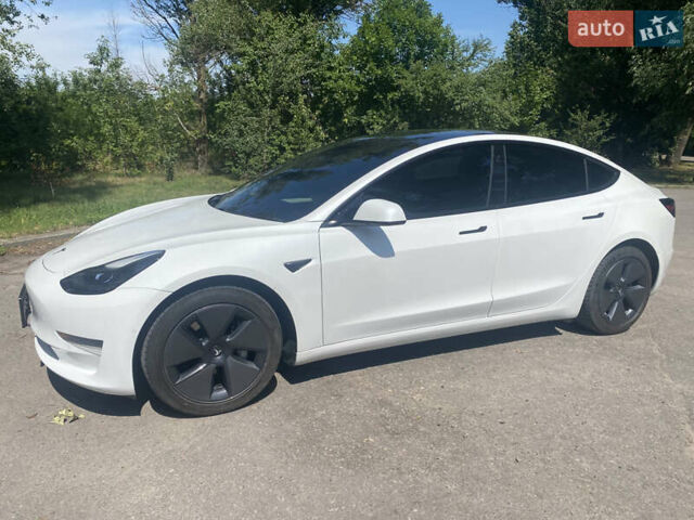 Білий Тесла Модель 3, об'ємом двигуна 0 л та пробігом 44 тис. км за 19000 $, фото 11 на Automoto.ua