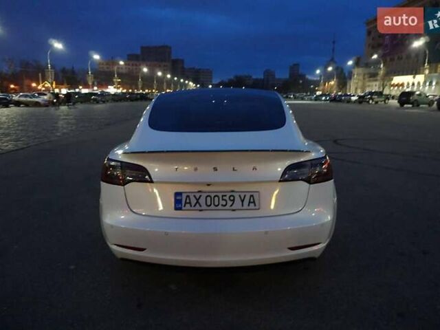 Белый Тесла Модель 3, объемом двигателя 0 л и пробегом 95 тыс. км за 18500 $, фото 1 на Automoto.ua