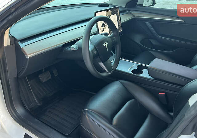 Белый Тесла Модель 3, объемом двигателя 0 л и пробегом 59 тыс. км за 18700 $, фото 11 на Automoto.ua