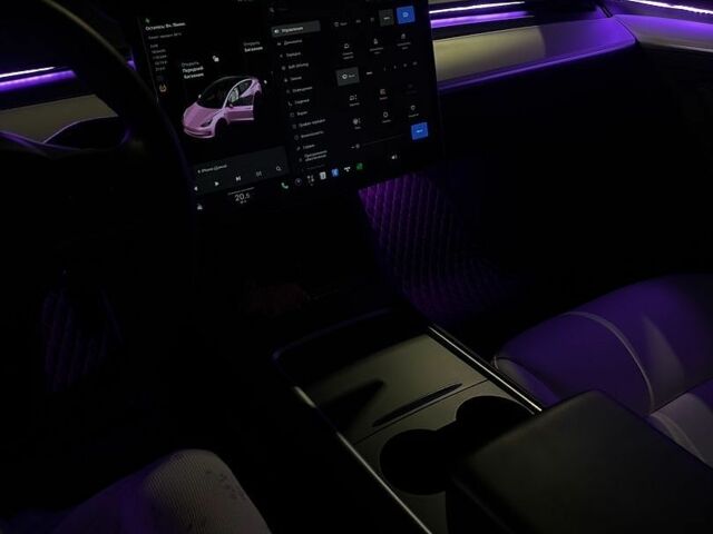 Белый Тесла Модель 3, объемом двигателя 0 л и пробегом 49 тыс. км за 21000 $, фото 4 на Automoto.ua