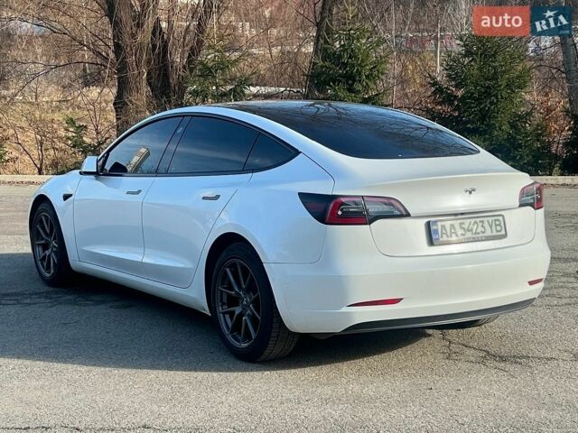 Белый Тесла Модель 3, объемом двигателя 0 л и пробегом 88 тыс. км за 24000 $, фото 4 на Automoto.ua