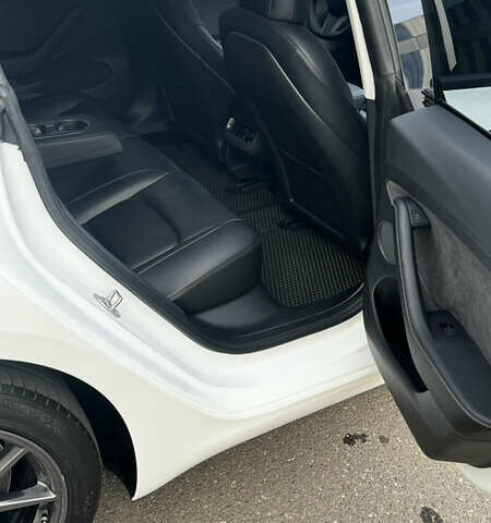 Белый Тесла Модель 3, объемом двигателя 0 л и пробегом 27 тыс. км за 24000 $, фото 14 на Automoto.ua