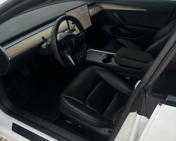 Білий Тесла Модель 3, об'ємом двигуна 0 л та пробігом 145 тис. км за 16500 $, фото 14 на Automoto.ua