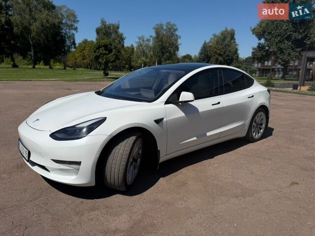 Белый Тесла Модель 3, объемом двигателя 0 л и пробегом 99 тыс. км за 21500 $, фото 29 на Automoto.ua