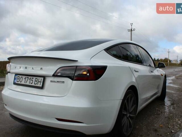 Белый Тесла Модель 3, объемом двигателя 0 л и пробегом 59 тыс. км за 22499 $, фото 19 на Automoto.ua