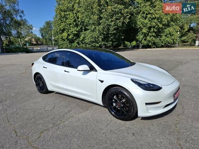 Белый Тесла Модель 3, объемом двигателя 0 л и пробегом 105 тыс. км за 20800 $, фото 4 на Automoto.ua