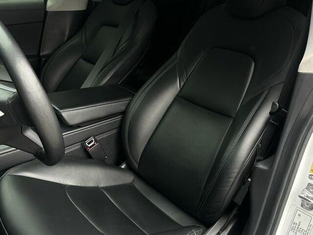 Білий Тесла Модель 3, об'ємом двигуна 0 л та пробігом 67 тис. км за 32500 $, фото 7 на Automoto.ua