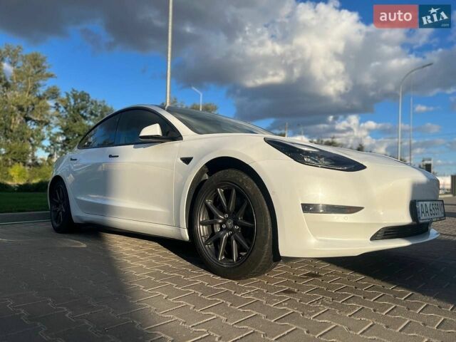 Белый Тесла Модель 3, объемом двигателя 0 л и пробегом 129 тыс. км за 17900 $, фото 7 на Automoto.ua