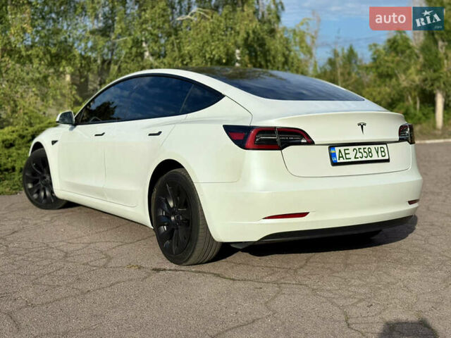 Белый Тесла Модель 3, объемом двигателя 0 л и пробегом 67 тыс. км за 22000 $, фото 26 на Automoto.ua