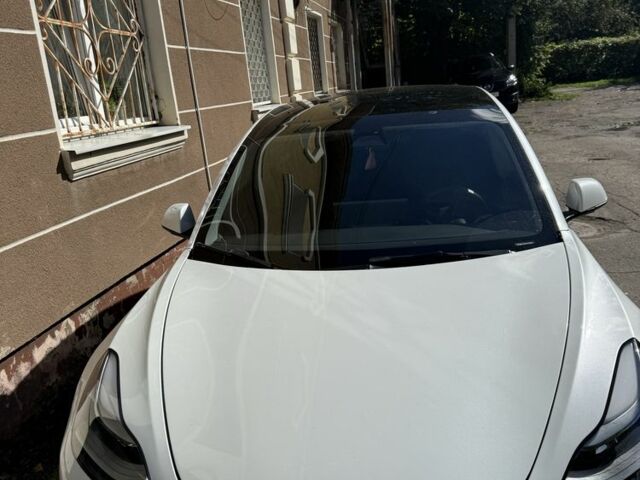 Білий Тесла Модель 3, об'ємом двигуна 0 л та пробігом 77 тис. км за 17800 $, фото 5 на Automoto.ua