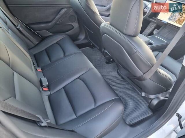 Тесла Модель 3 2021 в Кропивницком (Кировограде) на Automoto.ua Белый Тесла Модель 3, объемом двигателя 0 л и пробегом 20 тыс. км за 29500 $, фото 34 на Automoto.ua