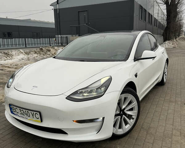 Білий Тесла Модель 3, об'ємом двигуна 0 л та пробігом 115 тис. км за 19999 $, фото 1 на Automoto.ua