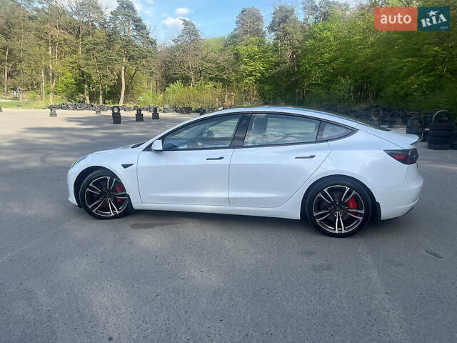 Белый Тесла Модель 3, объемом двигателя 0 л и пробегом 73 тыс. км за 16100 $, фото 5 на Automoto.ua