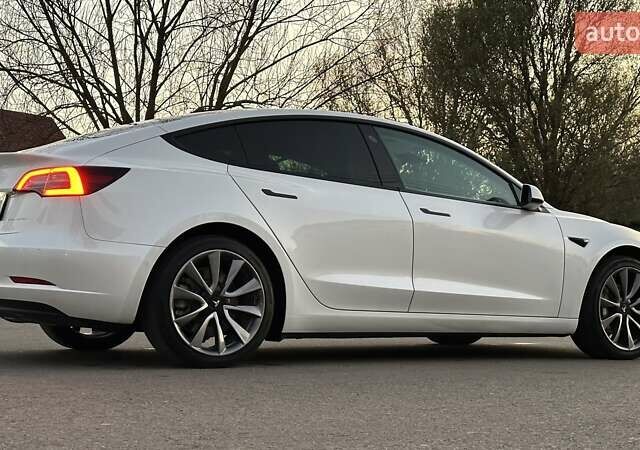 Білий Тесла Модель 3, об'ємом двигуна 0 л та пробігом 35 тис. км за 21999 $, фото 32 на Automoto.ua