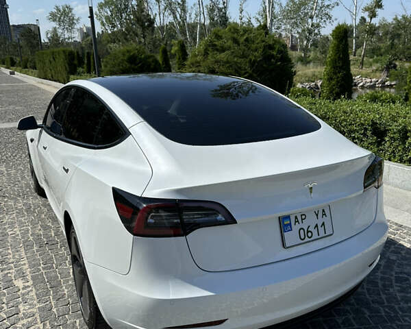 Тесла Модель 3 2021 в Днепре (Днепропетровске) на Automoto.ua Белый Тесла Модель 3, объемом двигателя 0 л и пробегом 51 тыс. км за 19999 $, фото 1 на Automoto.ua