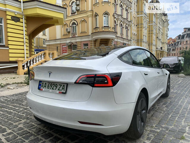 Белый Тесла Модель 3, объемом двигателя 0 л и пробегом 49 тыс. км за 18000 $, фото 4 на Automoto.ua