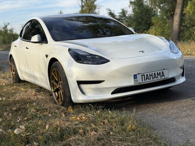Білий Тесла Модель 3, об'ємом двигуна 0 л та пробігом 55 тис. км за 18700 $, фото 2 на Automoto.ua