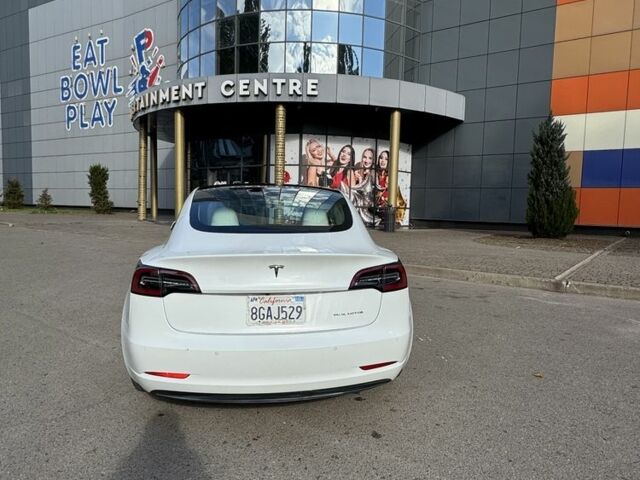 Білий Тесла Модель 3, об'ємом двигуна 0 л та пробігом 81 тис. км за 20400 $, фото 3 на Automoto.ua