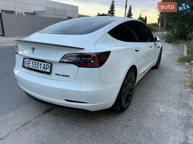 Білий Тесла Модель 3, об'ємом двигуна 0 л та пробігом 51 тис. км за 24999 $, фото 4 на Automoto.ua