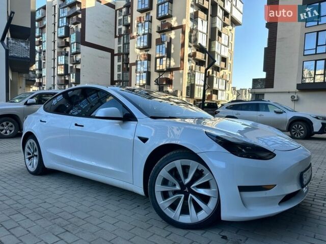 Белый Тесла Модель 3, объемом двигателя 0 л и пробегом 117 тыс. км за 18888 $, фото 10 на Automoto.ua