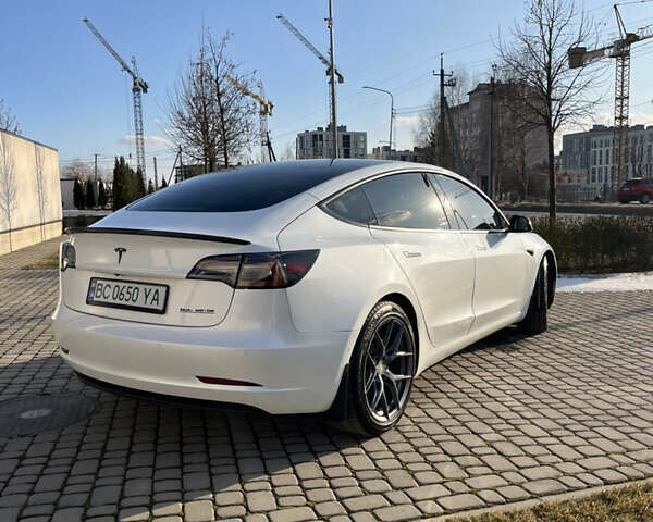 Білий Тесла Модель 3, об'ємом двигуна 0 л та пробігом 91 тис. км за 18900 $, фото 6 на Automoto.ua
