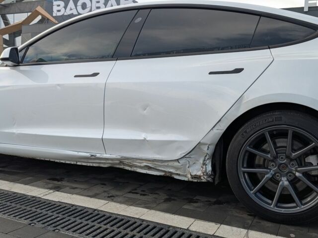 Білий Тесла Модель 3, об'ємом двигуна 0 л та пробігом 170 тис. км за 16500 $, фото 14 на Automoto.ua