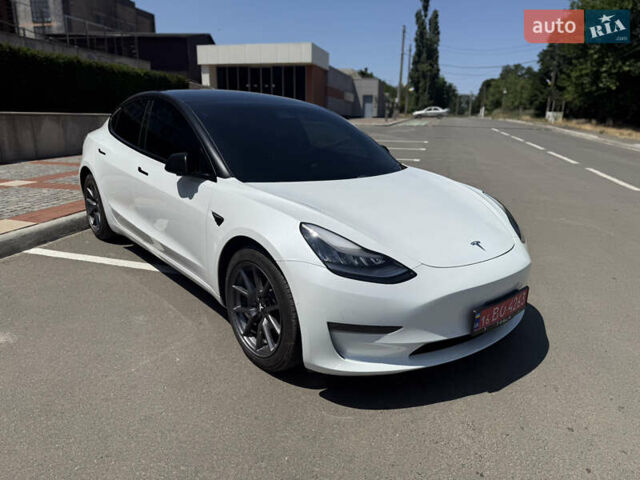 Белый Тесла Модель 3, объемом двигателя 0 л и пробегом 63 тыс. км за 19500 $, фото 24 на Automoto.ua
